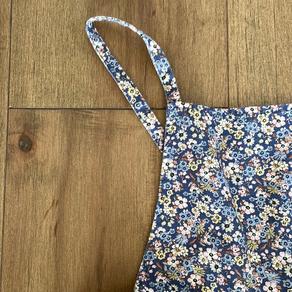Floral overalls. Perfect condition. Size 4-5.